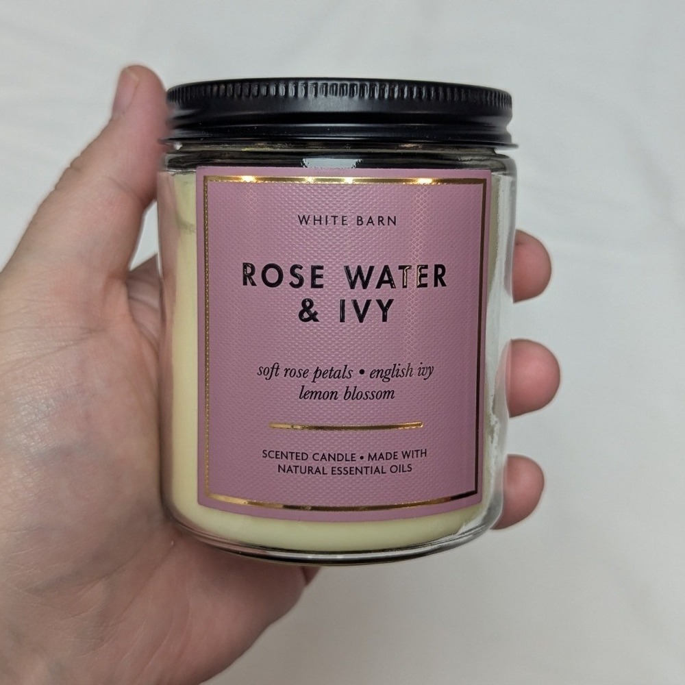 White Barn Scented Candle Rose Water & Ivy Single Wick 7 oz